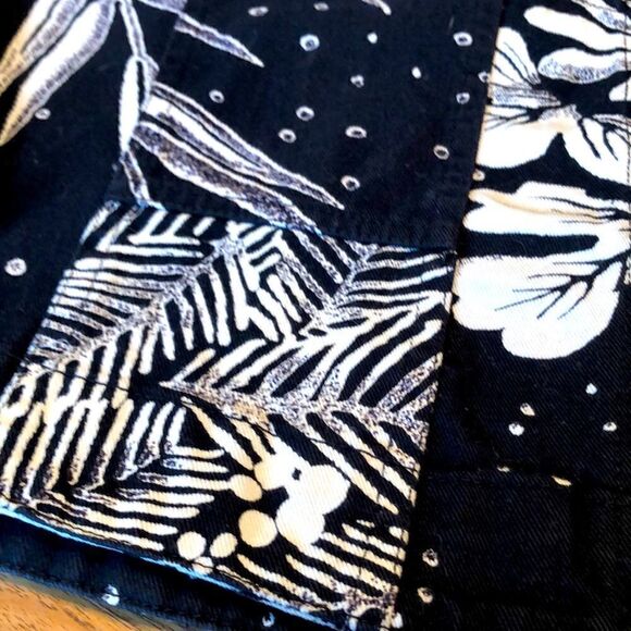 Chico’s button Jacket beautiful black and white patches of ferns leaves flowers - Picture 8 of 13